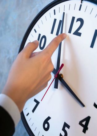 PROTI PASJI VROČINO Z PRESTAVLJENO URO