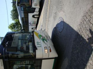 ENAINŠTIRIDESETI DEL - Najbolj povožen tlakovec v Lj. na avtobusni postaji
