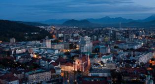 PRIHAJA NOVA ERA!