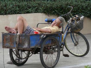 MALO DELO VELIKA NATEGA