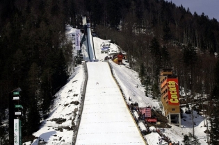 JEST NA TELEFONU IZ PLANICE