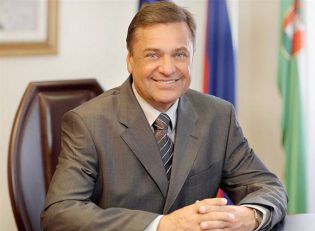 38 - ŠTALA NA SENIKU (Začenjajo se volilna soočenja - prvi gost, Zoran iz Lublane)